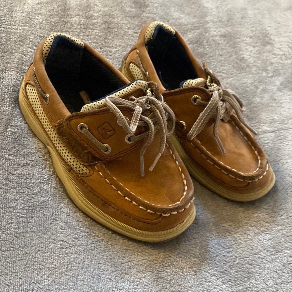 Little boy Sperry’s